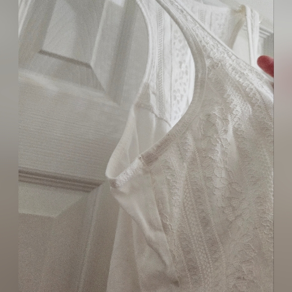 Hollister lace tank top - Picture 9 of 9